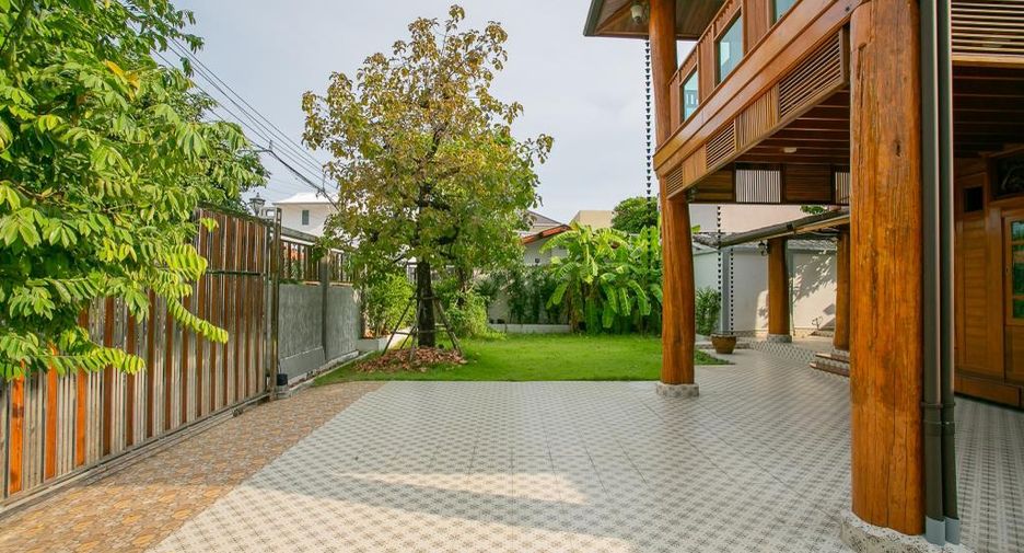 For rent and for sale 3 bedrooms house in Huai Khwang, Bangkok