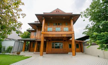 For rent そして for sale 3 Beds house in Huai Khwang, Bangkok