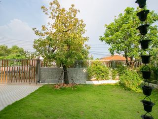 For rent そして for sale 3 Beds house in Huai Khwang, Bangkok