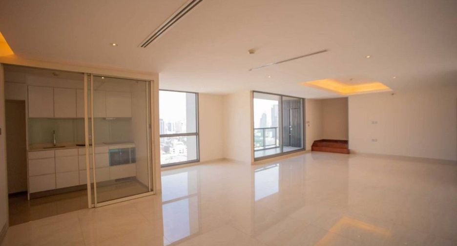 For sale 3 bed condo in Watthana, Bangkok