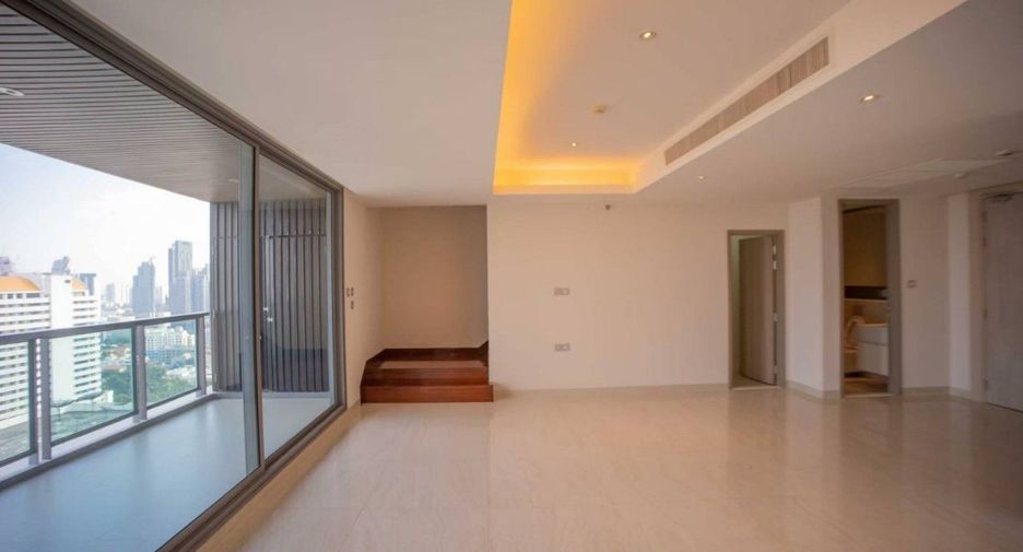 For sale 3 bed condo in Watthana, Bangkok