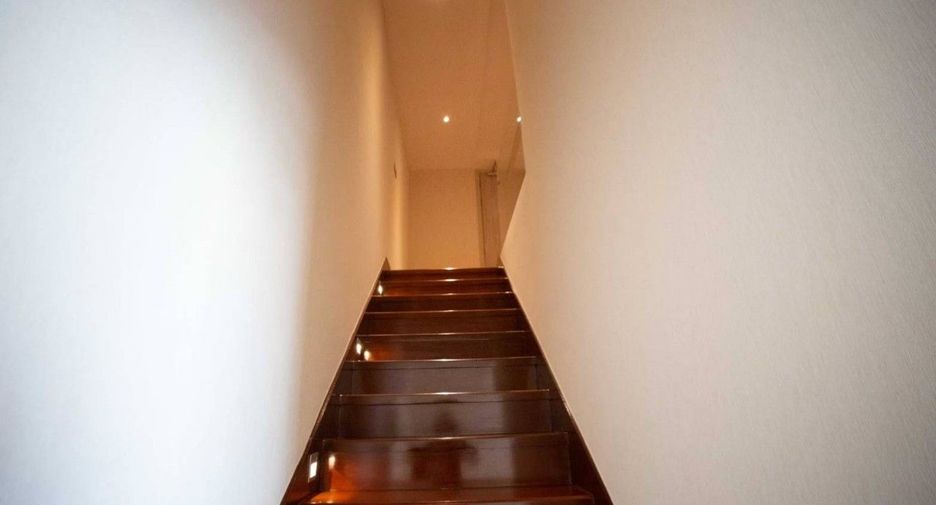 For sale 3 bed condo in Watthana, Bangkok