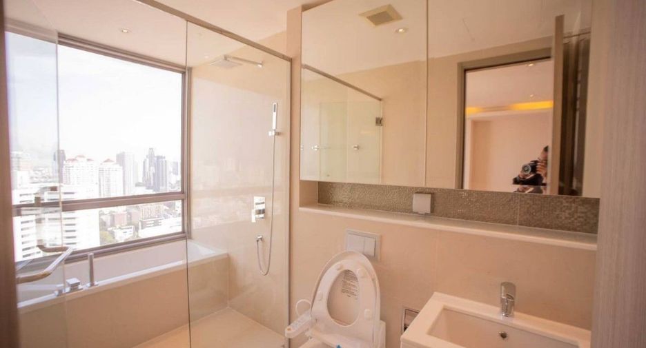 For sale 3 bed condo in Watthana, Bangkok