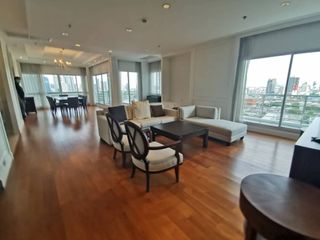 For rent 5 bedrooms condo in Pathum Wan, Bangkok