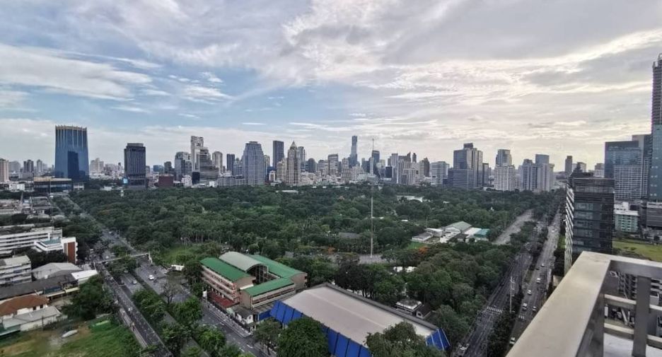 For rent 5 bedrooms condo in Pathum Wan, Bangkok