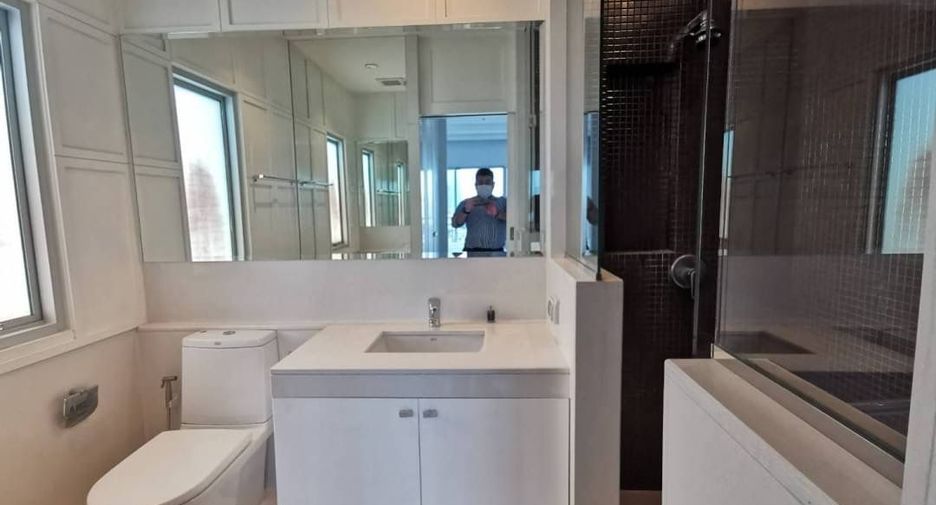 For rent 5 bedrooms condo in Pathum Wan, Bangkok