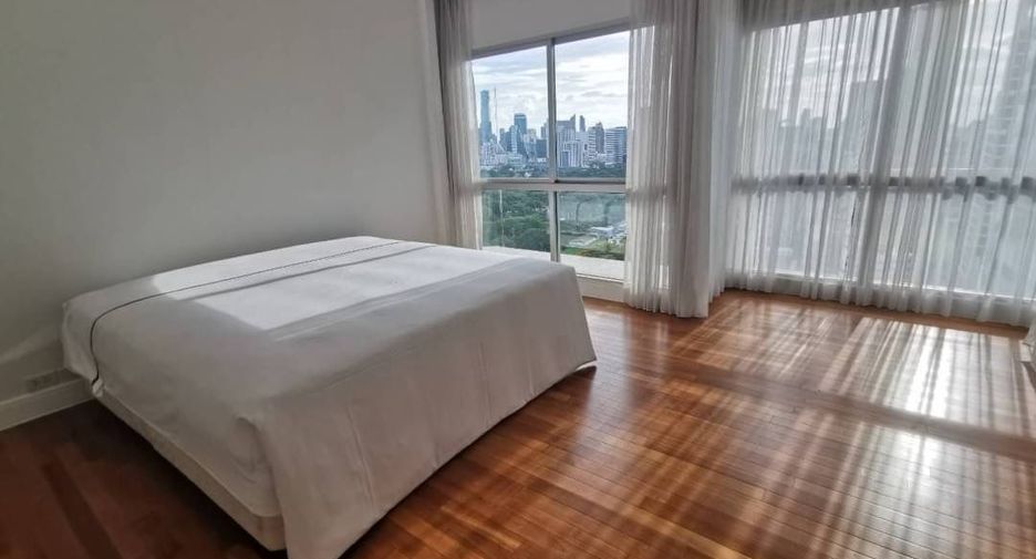 For rent 5 bedrooms condo in Pathum Wan, Bangkok