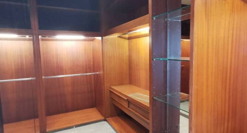 For rent 5 bedrooms condo in Pathum Wan, Bangkok