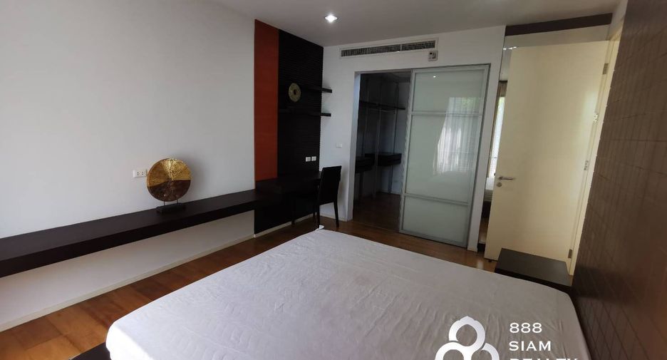 For sale 2 bed condo in Huai Khwang, Bangkok