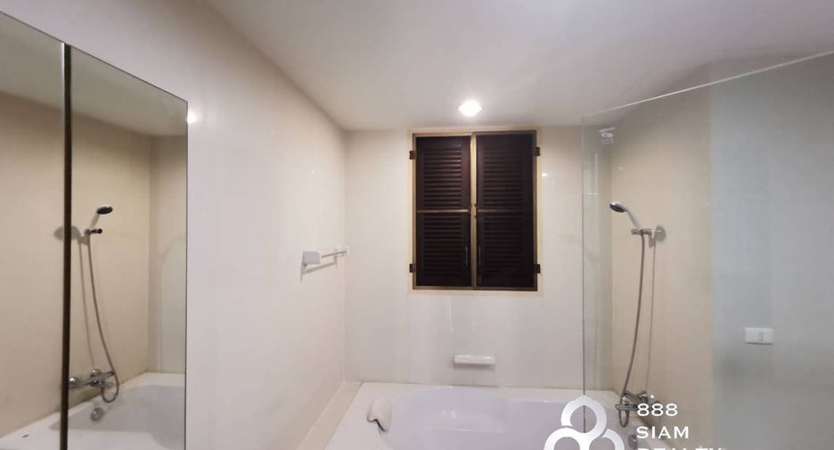 For sale 2 bed condo in Huai Khwang, Bangkok
