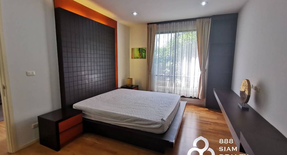 For sale 2 bed condo in Huai Khwang, Bangkok