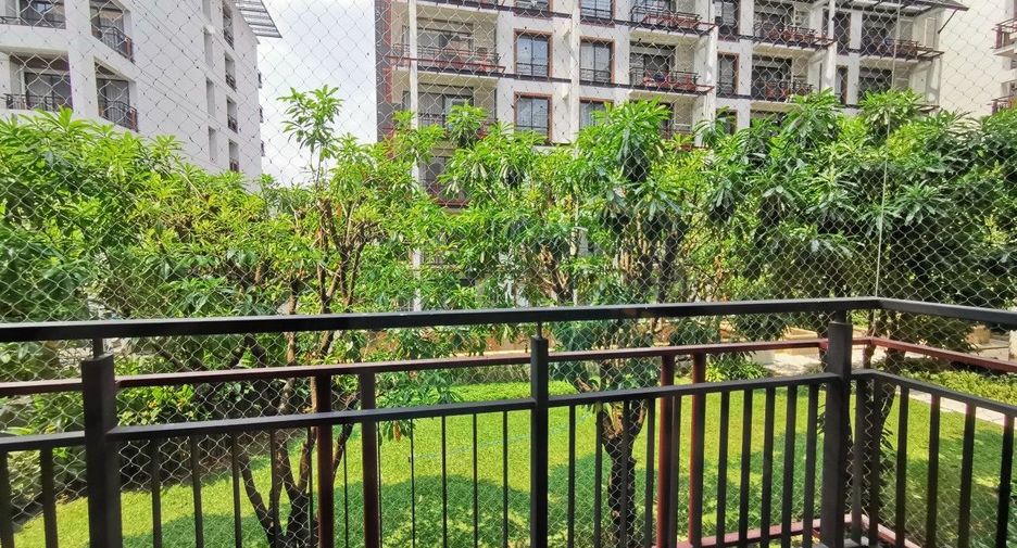 For sale 2 bed condo in Huai Khwang, Bangkok