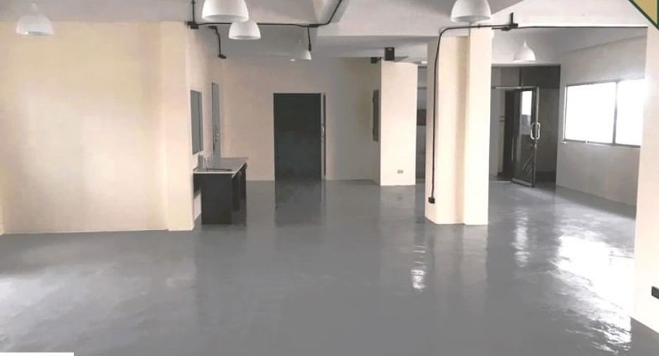 For sale 4 bedrooms retail Space in Wang Thonglang, Bangkok