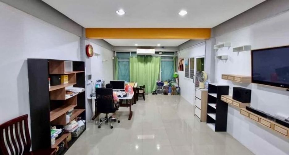 For sale 5 Beds retail Space in Mueang Chon Buri, Chonburi