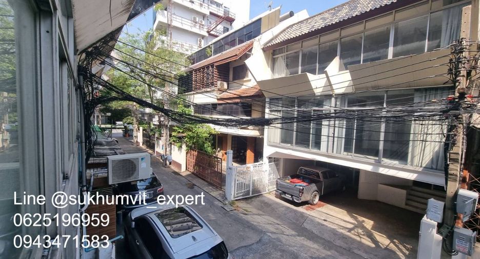 For rent 10 Beds townhouse in Khlong Toei, Bangkok