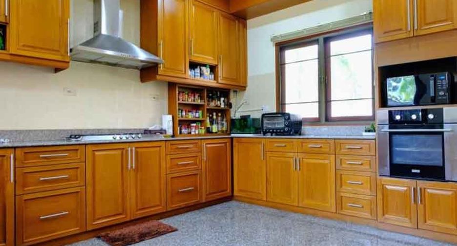 For sale 4 bedrooms villa in San Sai, Chiang Mai