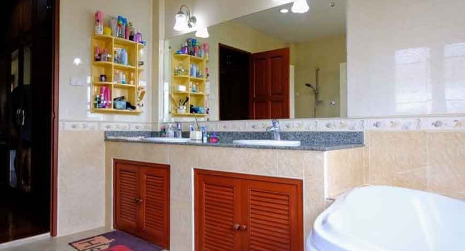 For sale 4 bedrooms villa in San Sai, Chiang Mai