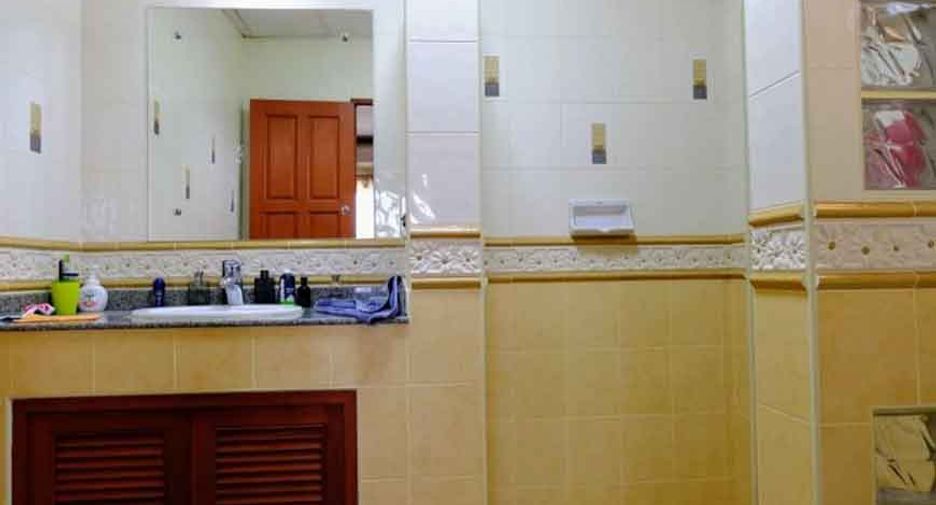 For sale 4 bedrooms villa in San Sai, Chiang Mai