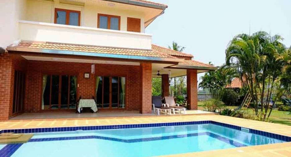 For sale 4 bedrooms villa in San Sai, Chiang Mai