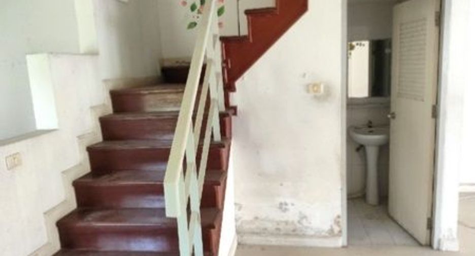 For sale 3 bedrooms townhouse in Nong Khaem, Bangkok