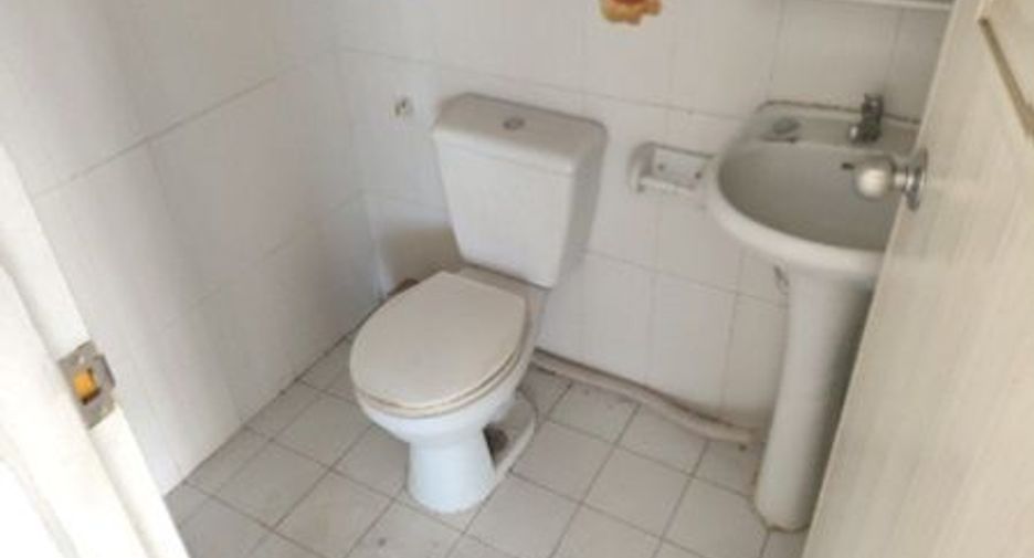 For sale 3 bedrooms townhouse in Nong Khaem, Bangkok
