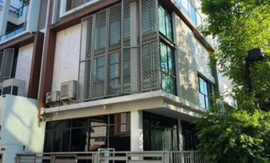 For rent and for sale 7 bed retail Space in Yan Nawa, Bangkok