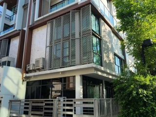 For rent and for sale 7 bedrooms retail Space in Yan Nawa, Bangkok