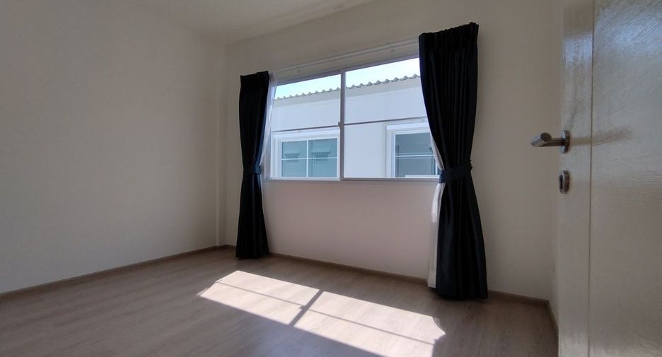 For rent 2 bedrooms townhouse in Prawet, Bangkok