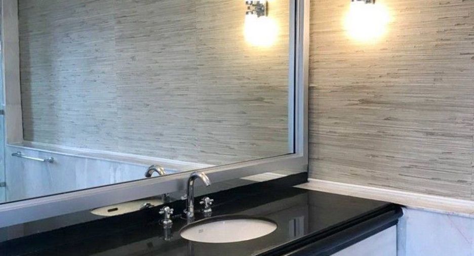 Apartamento en alquiler de 3 habitaciones en Khlong Toei, Bangkok