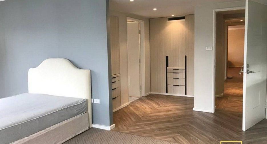 Apartamento en alquiler de 3 habitaciones en Khlong Toei, Bangkok