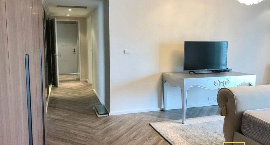 Apartamento en alquiler de 3 habitaciones en Khlong Toei, Bangkok