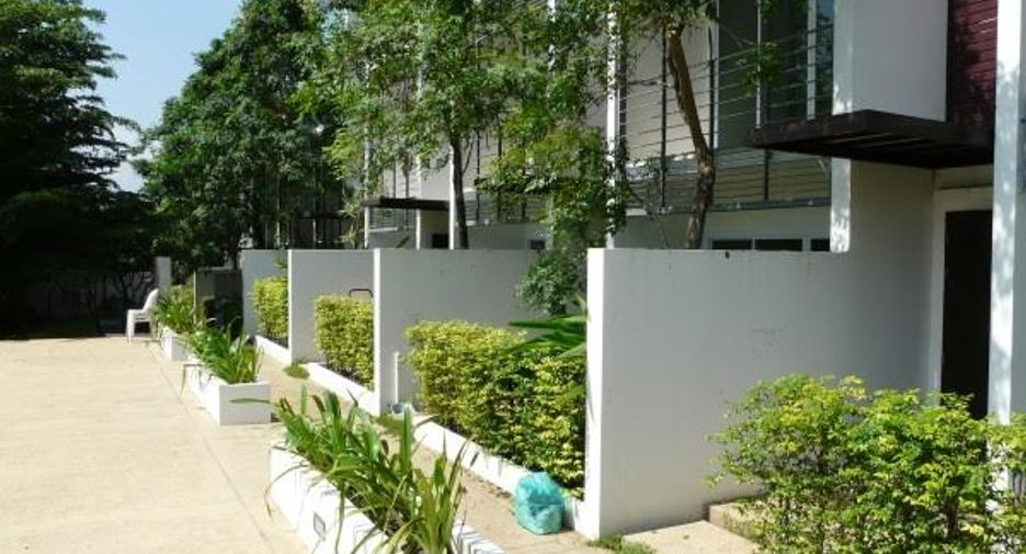 For rent 2 bedrooms townhouse in Ko Samui, Surat Thani