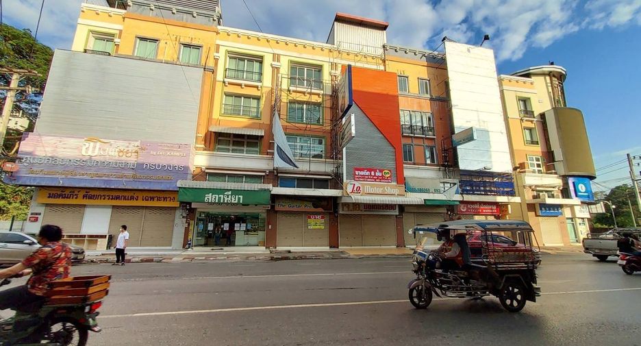 For sale 6 bed retail Space in Mueang Udon Thani, Udon Thani