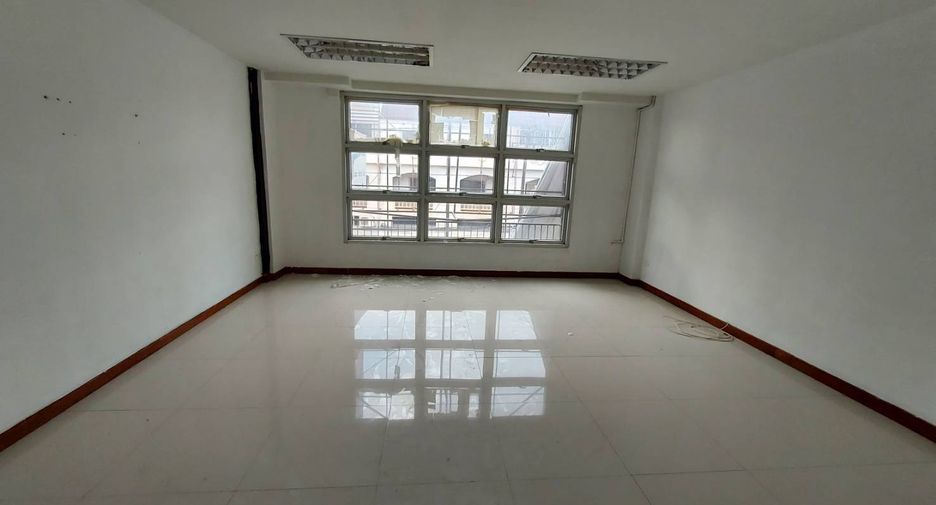 For sale 6 bed retail Space in Mueang Udon Thani, Udon Thani