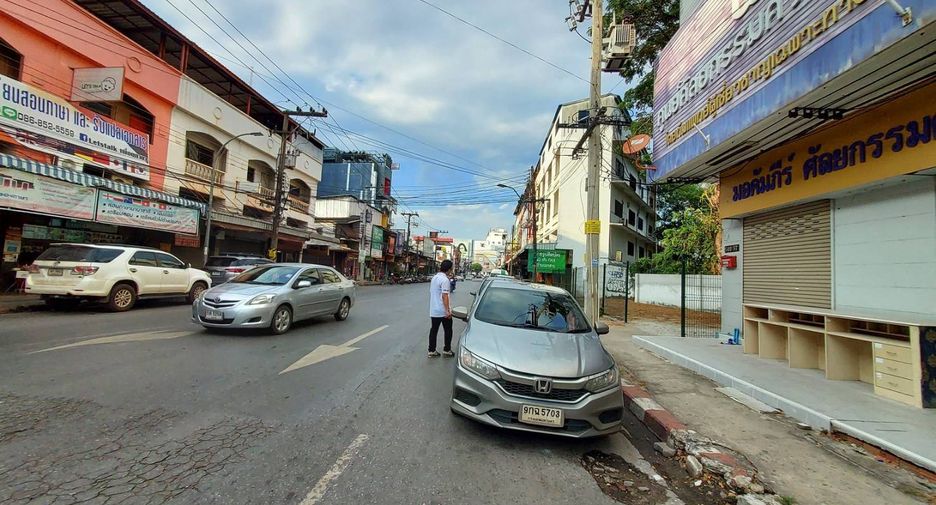 出售 6 卧室 商业空间 在 Mueang Udon Thani, Udon Thani
