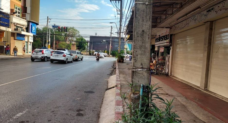 出售 6 卧室 商业空间 在 Mueang Udon Thani, Udon Thani