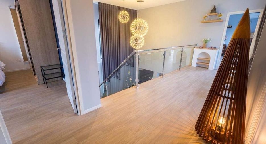 Villa zur Miete mit 5 Zimmer in San Kamphaeng, Chiang Mai