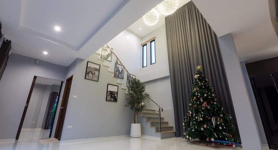 Villa zur Miete mit 5 Zimmer in San Kamphaeng, Chiang Mai