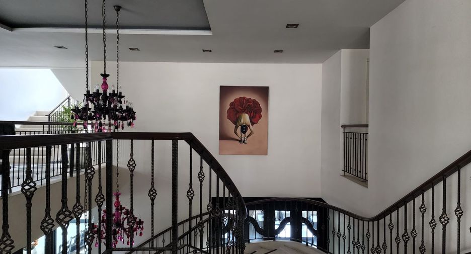For sale 1 bed condo in Phaya Thai, Bangkok