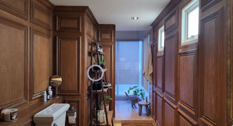 For sale 1 bed condo in Phaya Thai, Bangkok