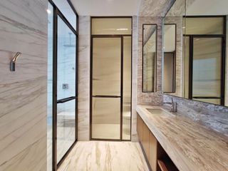 For rent 2 bedrooms condo in Pathum Wan, Bangkok