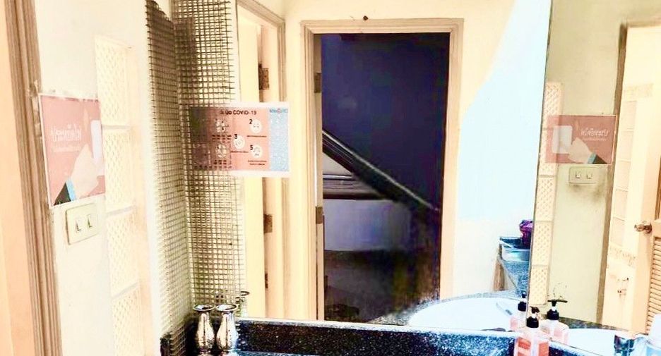 For sale 5 bedrooms office in Bang Phlat, Bangkok