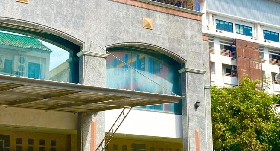 For sale 5 bedrooms office in Bang Phlat, Bangkok