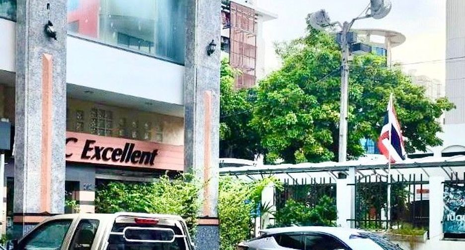 For sale 5 bedrooms office in Bang Phlat, Bangkok