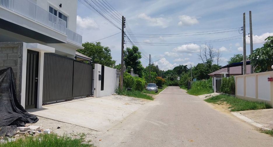 For rent and for sale 5 bedrooms house in Saraphi, Chiang Mai