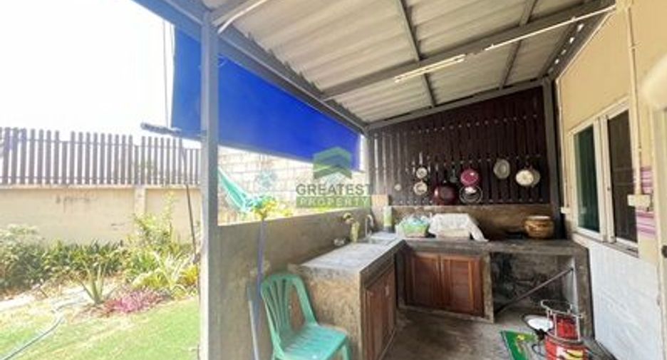 For sale 4 bedrooms townhouse in Bang Khun Thian, Bangkok