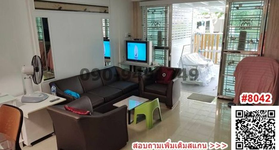 For rent 3 Beds townhouse in Mueang Samut Prakan, Samut Prakan