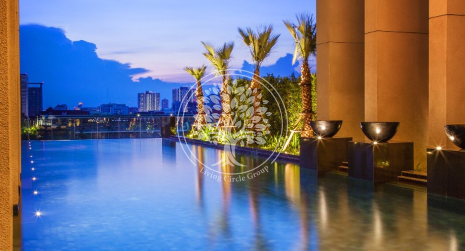 For rent 2 bedrooms condo in Pathum Wan, Bangkok