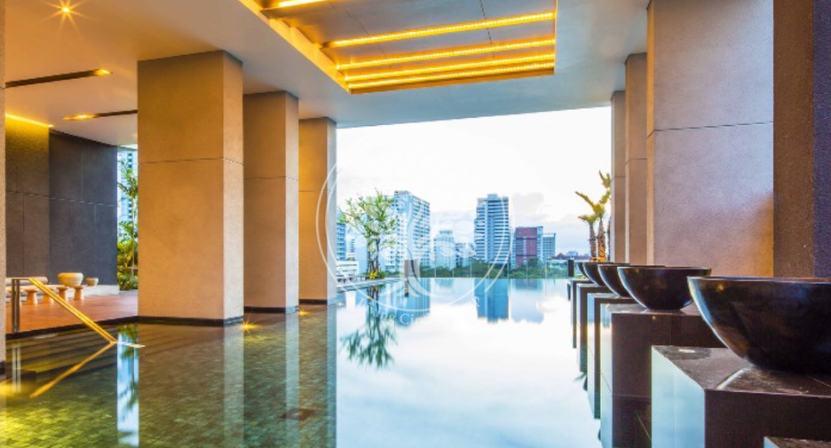 For rent 2 bedrooms condo in Pathum Wan, Bangkok