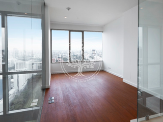 For rent 2 bedrooms condo in Pathum Wan, Bangkok